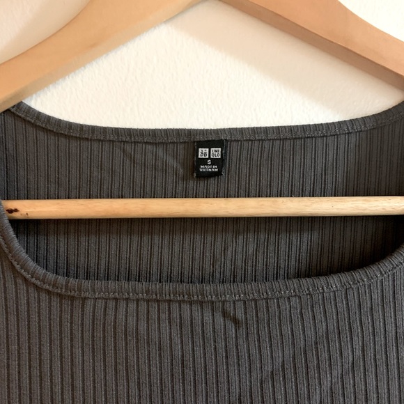Uniqlo size small ribbed grey long sleeve - Picture 3 of 4